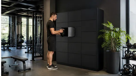 Click en collect lockers voor sportscholen — een praktijkopstelling met smart lockers voor 2026